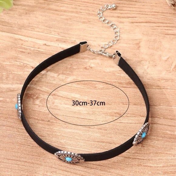 ❤️Black Choker With Turquoise Detail - Picture 3 of 5